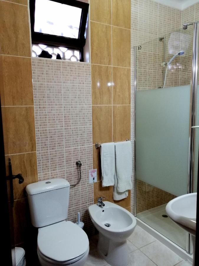 Family Room,1074649855:JPEG
